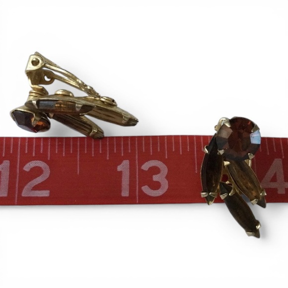 Vintage 1950s WEISS Smoky Topaz Rhinestone Clip‑On Earrings - Picture 11 of 13
